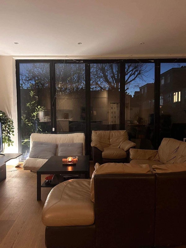 Take a look at this house share in Clapham South, London!

The room comes fully furnished and the house features a huge open plan living room and backyard.

Click the link below to view the full listing

spareroom.co.uk/flatshare/flat…