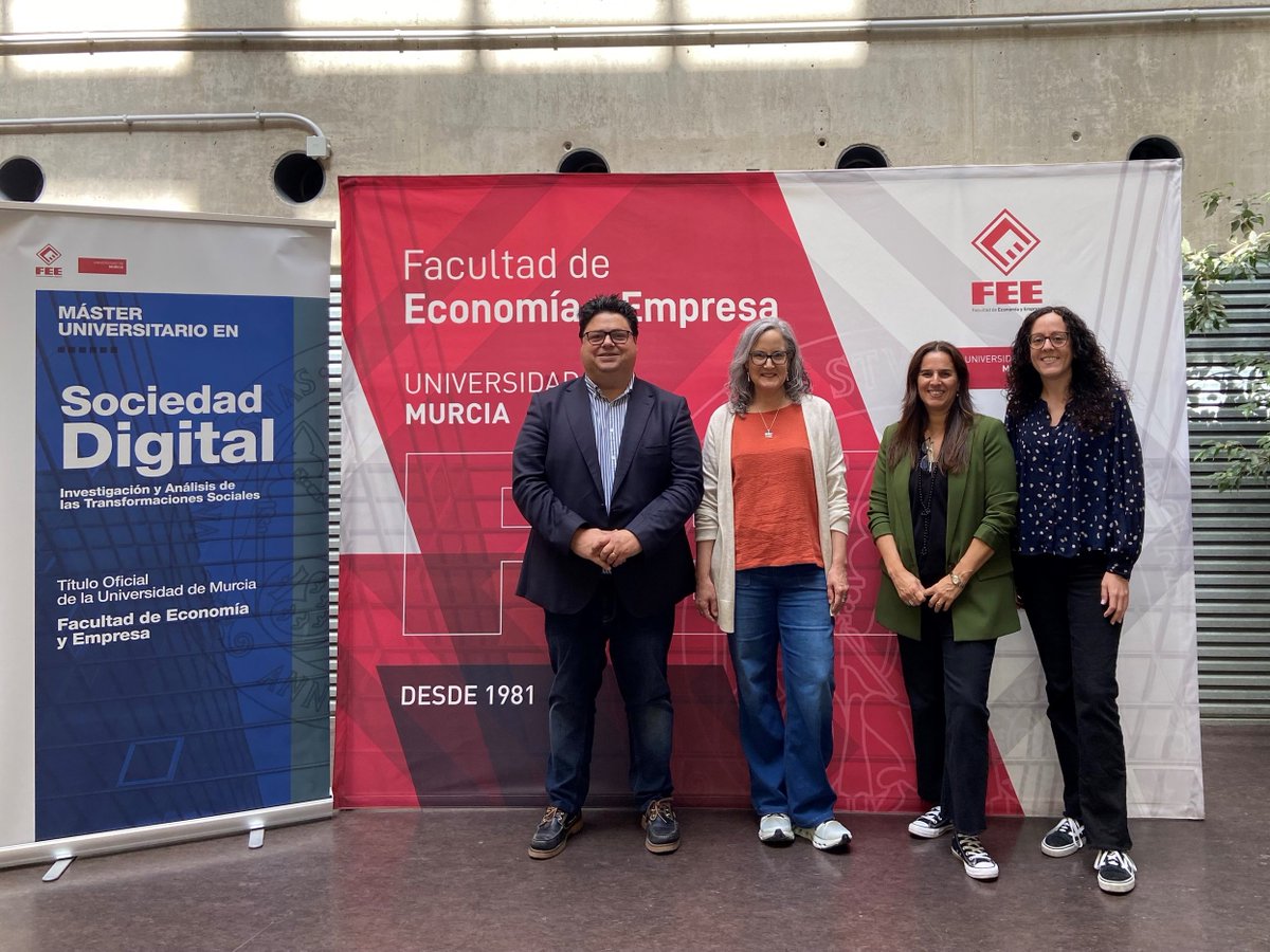 Facultad de Economía y Empresa UMU (@economicasumu) on Twitter photo Le acompañan en la foto las profesoras del Departamento de Sociología Natalia Moraes e Isabel Cutillas (<a href="/isacutfer/">Isabel Cutillas</a>) y el Vicedecano de Relaciones Internacionales de la Facultad (<a href="/marcosanton/">marcos anton</a>).
(2/2) Le acompañan en la foto las profesoras del Departamento de Sociología Natalia Moraes e Isabel Cutillas (<a href="/isacutfer/">Isabel Cutillas</a>) y el Vicedecano de Relaciones Internacionales de la Facultad (<a href="/marcosanton/">marcos anton</a>).
(2/2)