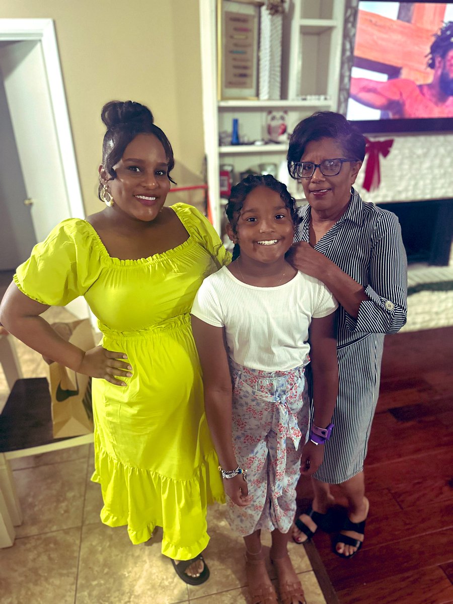 Angela Miller tweet media