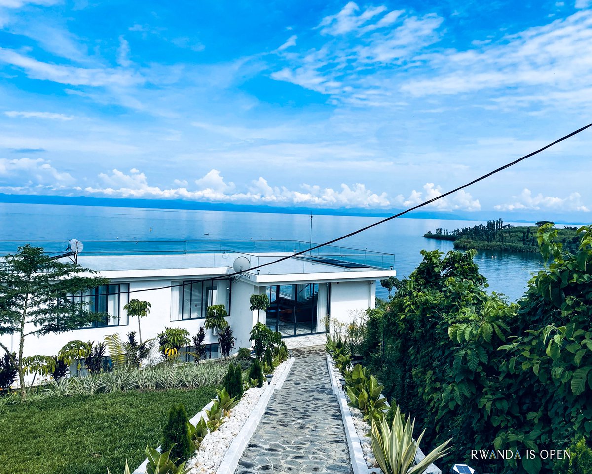 Rubavu by Lake Kivu: awe-inspiring views, fresh air, and pure relaxation.

📸 #RwandaIsOpen