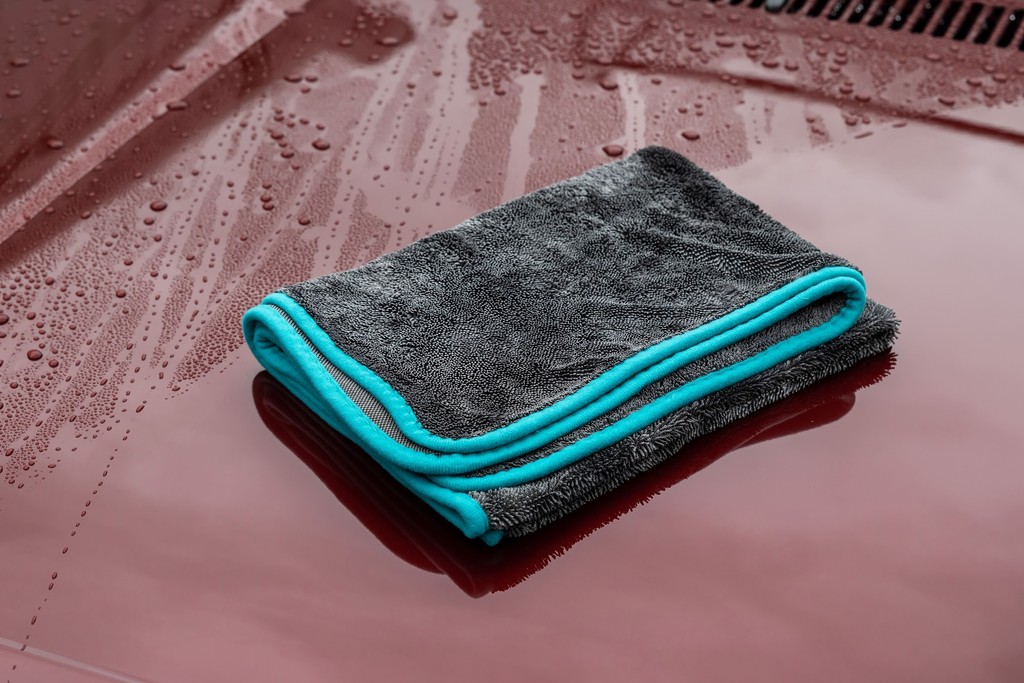 The ultimate drying towel: autofinesse.com/products/silk-… #autofinesse #theartofdetailing #detailersfuel #detailing #detailer #carcareworldwide