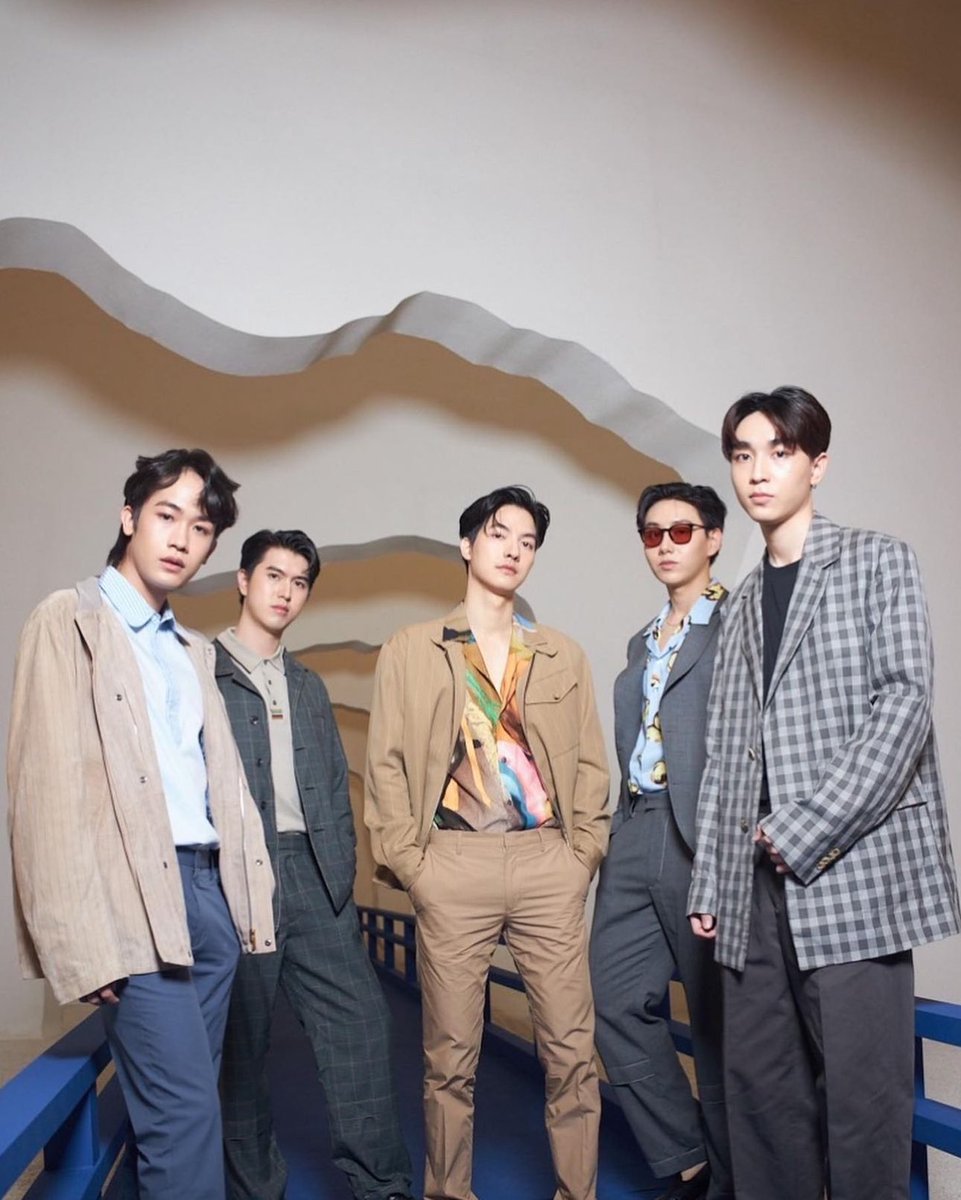 kritch_official's tweet photo. งานแรกได้เริ่มต้นขึ้นแร้วว🥳🥳 ยินดีด้วยนะคับคนเก่ง🦦🤍

IG: p.kritch

#CentralEmbassy10thAnniversary 
#Bangkok3024DANIELARSHAM 
#CentralEmbassyXDanielArsham 
#CentralEmbassy 
#CentralEmbassyXConversationThailand 

꙳. #pkritch  ꔛ #เพ้ดไหน  ෆ https://t.co/DjB6LsnVnc