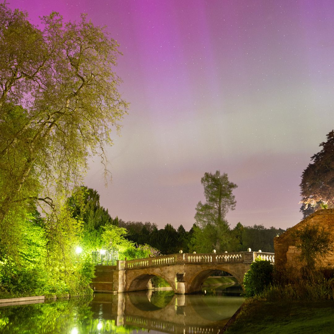 ClareCollege's tweet photo. Did you see it?? We know Friday was already a long time ago but we've just been sent these lovely images of Clare with the auroras lighting up the night sky.
Too good not to share! 📷 https://t.co/IqrFBjfvCW