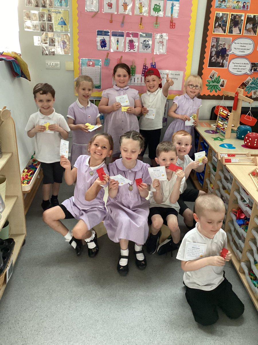 These stars received their new key words on Friday 😆 we are so proud <a href="/springwellreads/">SpringwellReading</a> <a href="/Springwellpark_/">Springwell Park🧡</a>