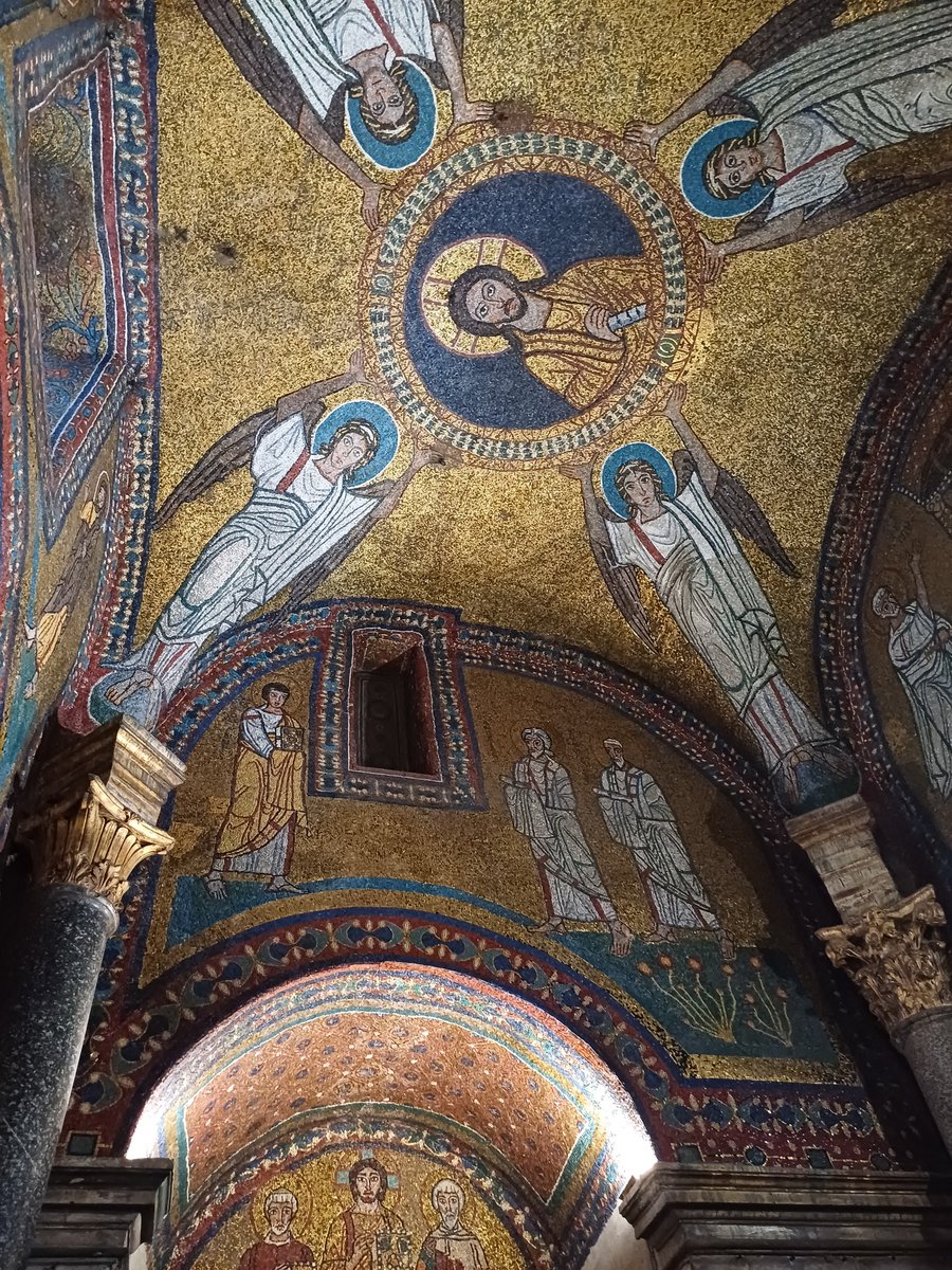 #MosaicMonday 
Ceiling of the 9th century Chapel of Saint Zeno in the Basilica of Saint Praxedes, Rome.
 📸 my own.
