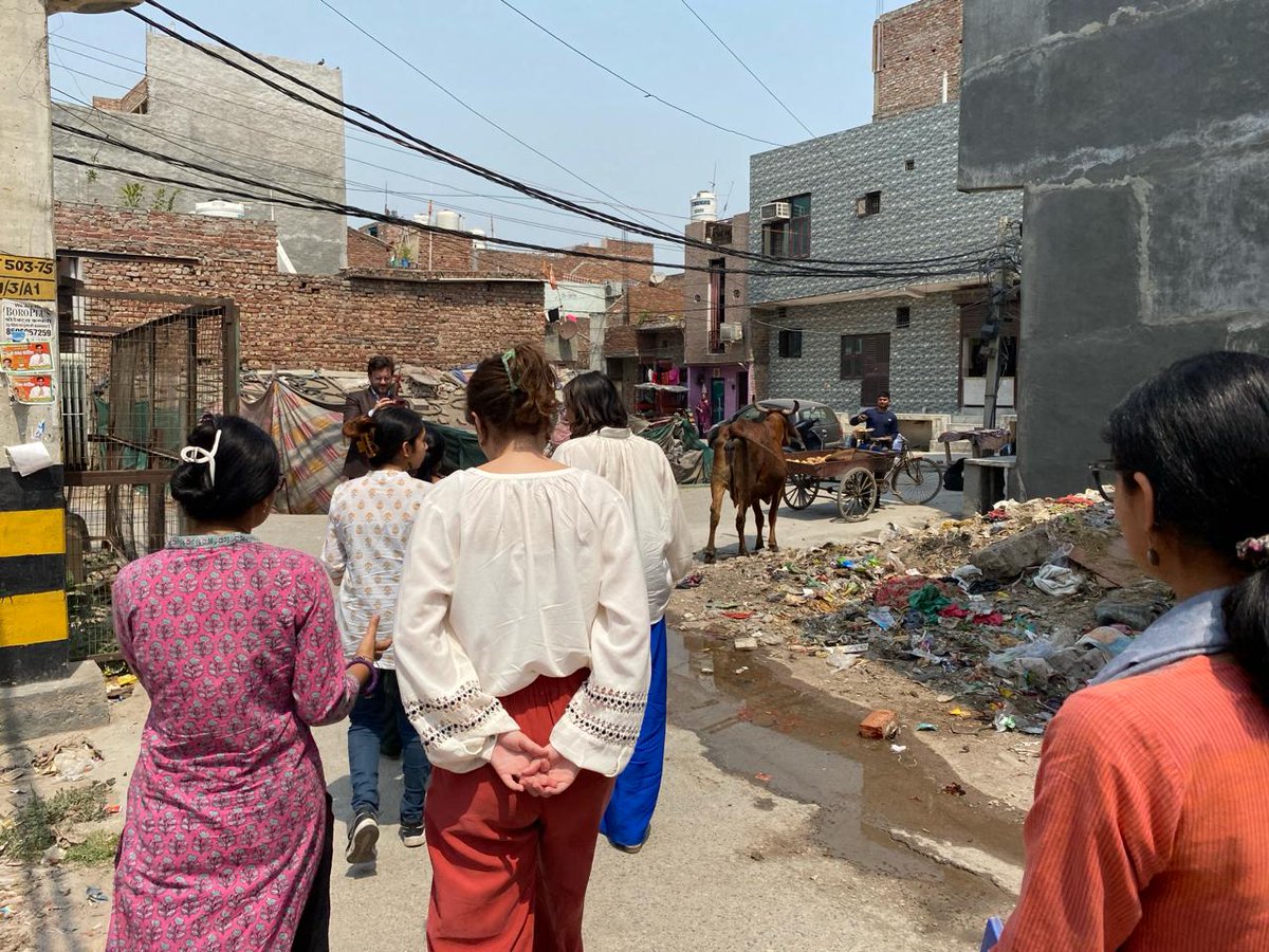 Head of 🇳🇱Gender Taskforce @BurbachKaren is currently visiting India. Today, she met with @SEWABharat a project supported by us where she saw the amazing work done by the partners & learnt the ground stories of resilience & transformation. 
#InvestInWomen