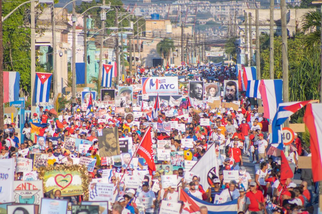 #Cuba 'Hay que mantener a la nación unida para que nos encuentren firmes, para que nos encuentren fuertes' Fidel
