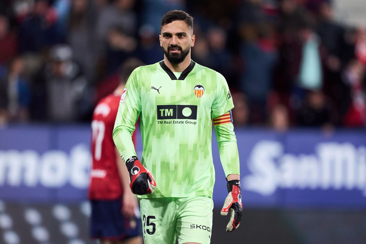 🇬🇪🇪🇸Giorgi Mamardashvili having a remarkable season at Valencia in 23/24

- 1st in Goals Prevented with 8.7 🥇
- 2nd in Clean Sheets with 13🥈
- 3rd in Save Percentage with 73.9%🥉

Stats courtesy of @FotMob 📊