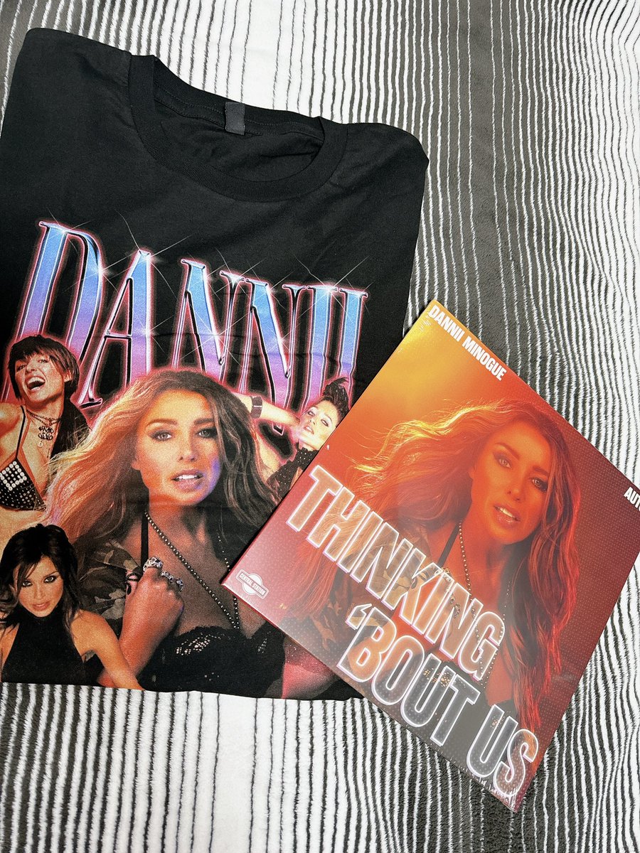lalalatakashi's tweet image. I’ve just received my copy of @DanniiMinogue #ThingBoutUs #12inch Vinyl and amazing T-shirt in Tokyo 🩷✨🗼
Thank you for thinking about US😍
I really hope you’ll Keep Up With the Good Times and give us a new album soon!! 🩷