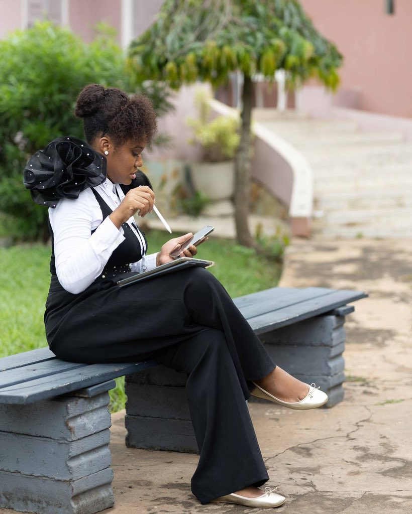 9ette_'s tweet photo. This week, embody the boss chic persona with our #9etteFlora paired  elegantly with our #9ettebosschicpants.

Shop today via our website and enjoy seamless payments using mobile money or card.

https://t.co/ATrGoCjWlc https://t.co/vXjPupB4ZC