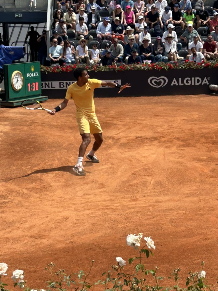 conqeor's tweet photo. What better way to spend an afternoon! @InteBNLdItalia in Rome! https://t.co/bUXE1QZHu6