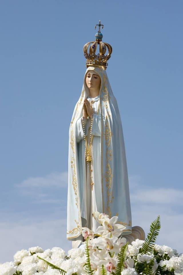 🎤“ El 13 de Mayo la Virgen Maria, bajo de los cielos a Cova de Iría” 🎼