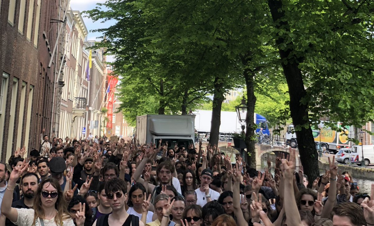 Hundreds of staff &amp; students staged a walkout of Dutch campuses today over repression/ aggressive police violence in Amsterdam &amp; Utrecht Universities during protests against the complicity of Dutch institutions in the ongoing genocide in Gaza. #Netherlands #Palestine