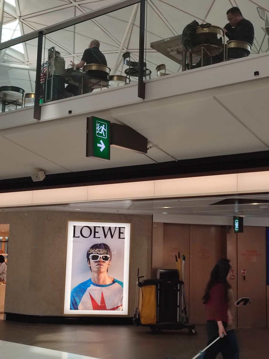 Our Taeyong LOEWE ad located in HKIA. Stay booked sissy namin!