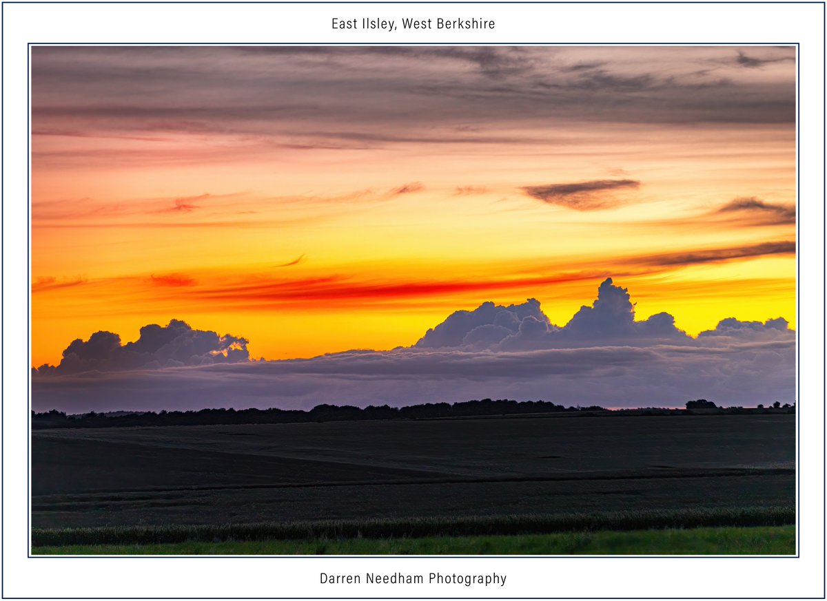#Sunset at East Ilsley, West Berkshire

#StormHour #ThePhotoHour #CanonPhotography #LandscapePhotography #NaturePhotography #NatureBeauty #Nature #Countryside #Trees #LoveUKWeather #SunsetPhotography