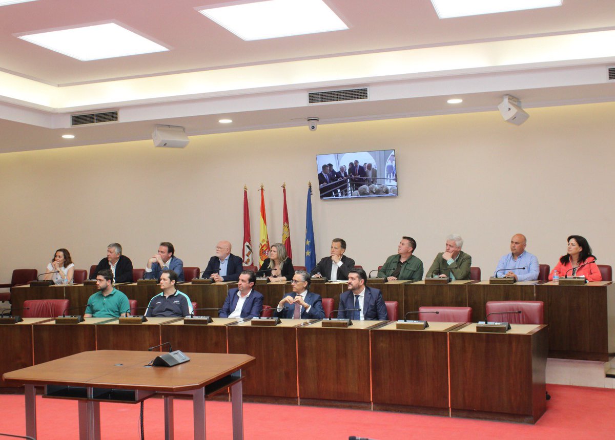 🚜🌾 Expovicaman en #Albacete con la vuelta a el Recinto Ferial ha sido un auténtico éxito y más de 100.000 personas han visitado estos días la Feria. 

La mejor Feria Agrícola y Ganadera de España, ha vuelto a su origen. 

¡Gracias por todo, Gracias por tanto, Gracias Albacete!