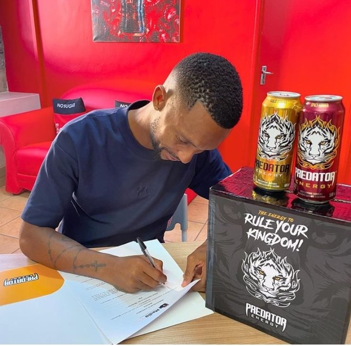 𝐒𝐏𝐎𝐍𝐒𝐎𝐑𝐒𝐇𝐈𝐏 𝐒𝐄𝐂𝐔𝐑𝐄𝐃! 🚨 Golden Boot winner Awillo Stephanus has signed a sponsorship deal with Predator Energy Drink. Congratulations to the goal machine.👏 #Namibianfootball #FootyNamibia