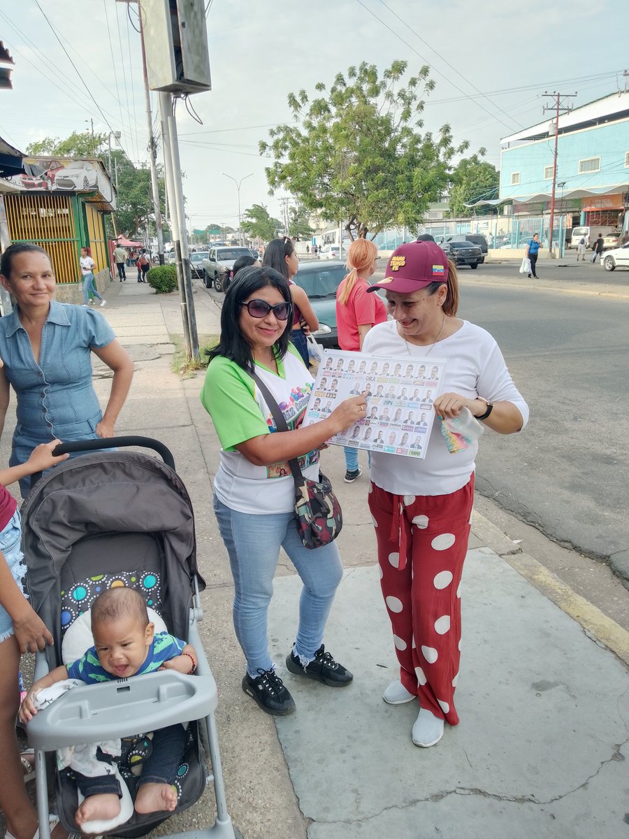 GalitoNoel's tweet photo. PQ Catedral01 en Activismo Político Propio ADenResistencia en Vías Públicas de Mayor Afluencias de Personas..Sector Traky Mostrando Tarjetón Electoral , Ubicación de la Tarjeta de la UNIDAD la de Manito..🫱
Todos Con Edmundo..!!
Vienen Tiempos Mejores..!!!🇻🇪 https://t.co/DhdVI6UsO3