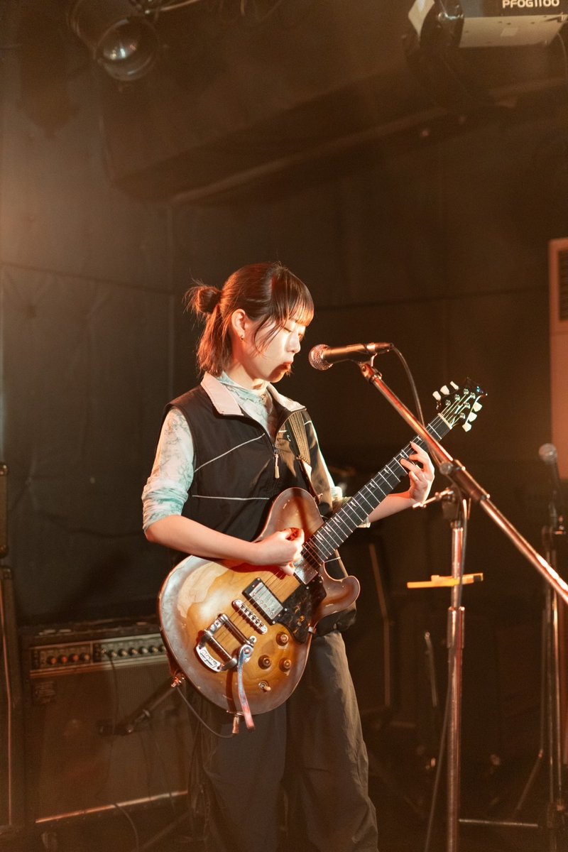 Robingoose2024's tweet photo. 5/11日(土)に行われた3美大合同ライブにて大トリで演奏しました‼️

たくさんの方に見て頂いて最高に楽しかった～‼️色々学ぶことも多くて良い経験になりました🔥🔥

#バンド
#オリジナル曲 https://t.co/7fVLgrDpi3