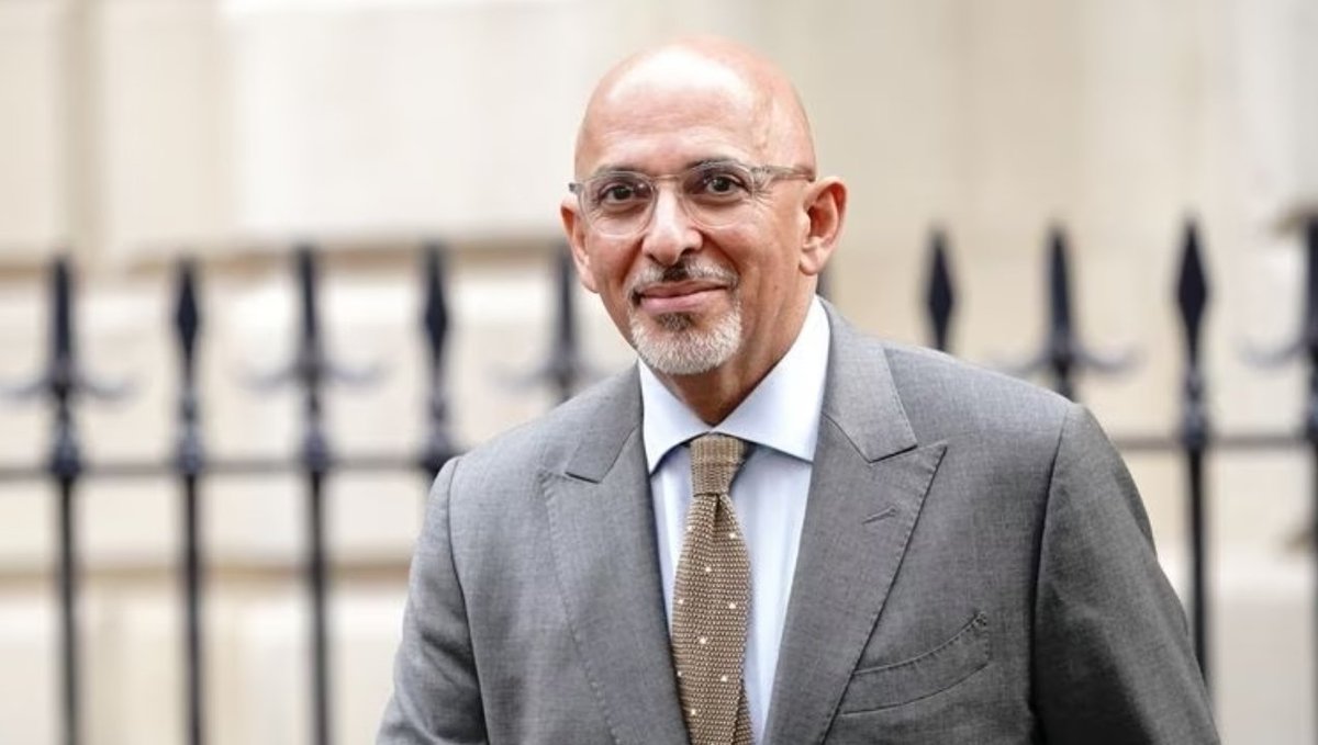 #NadhimZahawi has just announced that he becomes the Chairman of online retailer Very on June 1st 2024...so given that #RishiSunak is still too scared to announce the date of the General Election and that's when Zahawi steps down, who is going to run his constituency until then?