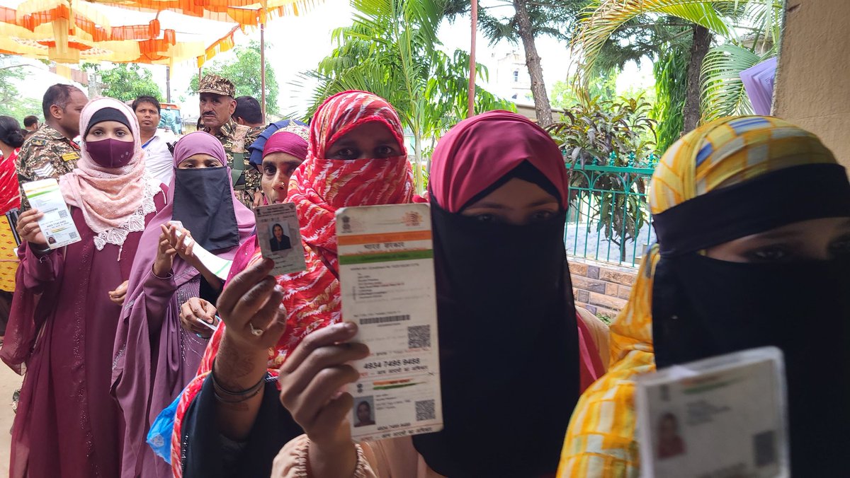 लोहरदगा जिला में सुबह 7 बजे से ही मतदाताओं में गजब का उत्साह।
#ChunavKaParv 
#DeshKaGarv 
#LokSabhaElection2024 
Ceo Jharkhand 
Election Commission of India