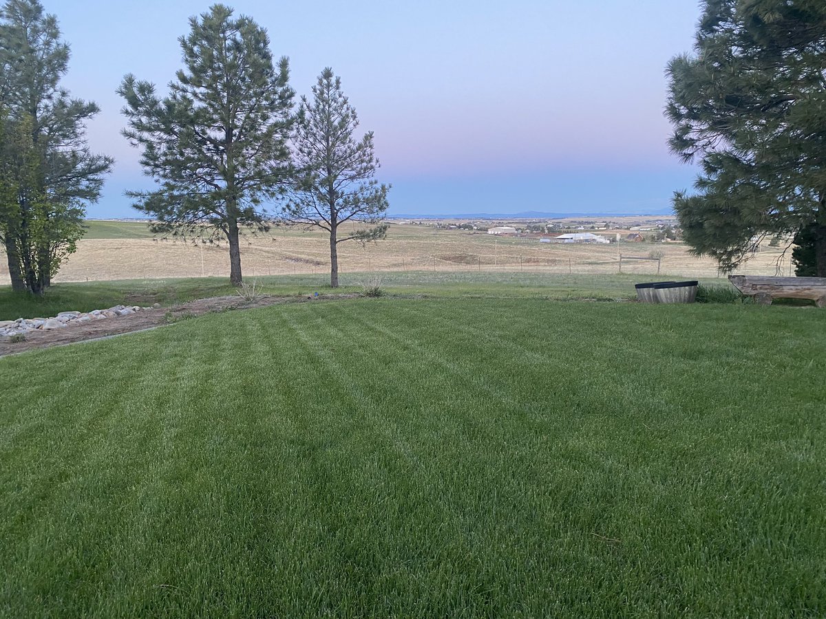How about these stripes and this view @OutKickTNML??? I’d say my mom still does a helluva job on the mower!!! Mountains way in the distance too…