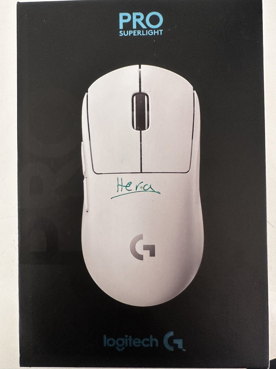 Hera_Aoe's tweet image. Well interest was shown so here it is 

I will giveaway THIS mouse which brought me 2 stier victories next Monday 20th of May at 20gmt 

What you have to do to enter the giveaway is 

-  Follow me on Twitter
- Like and retweet the post
- Get lucky

Lets see who it lands on!

Good…