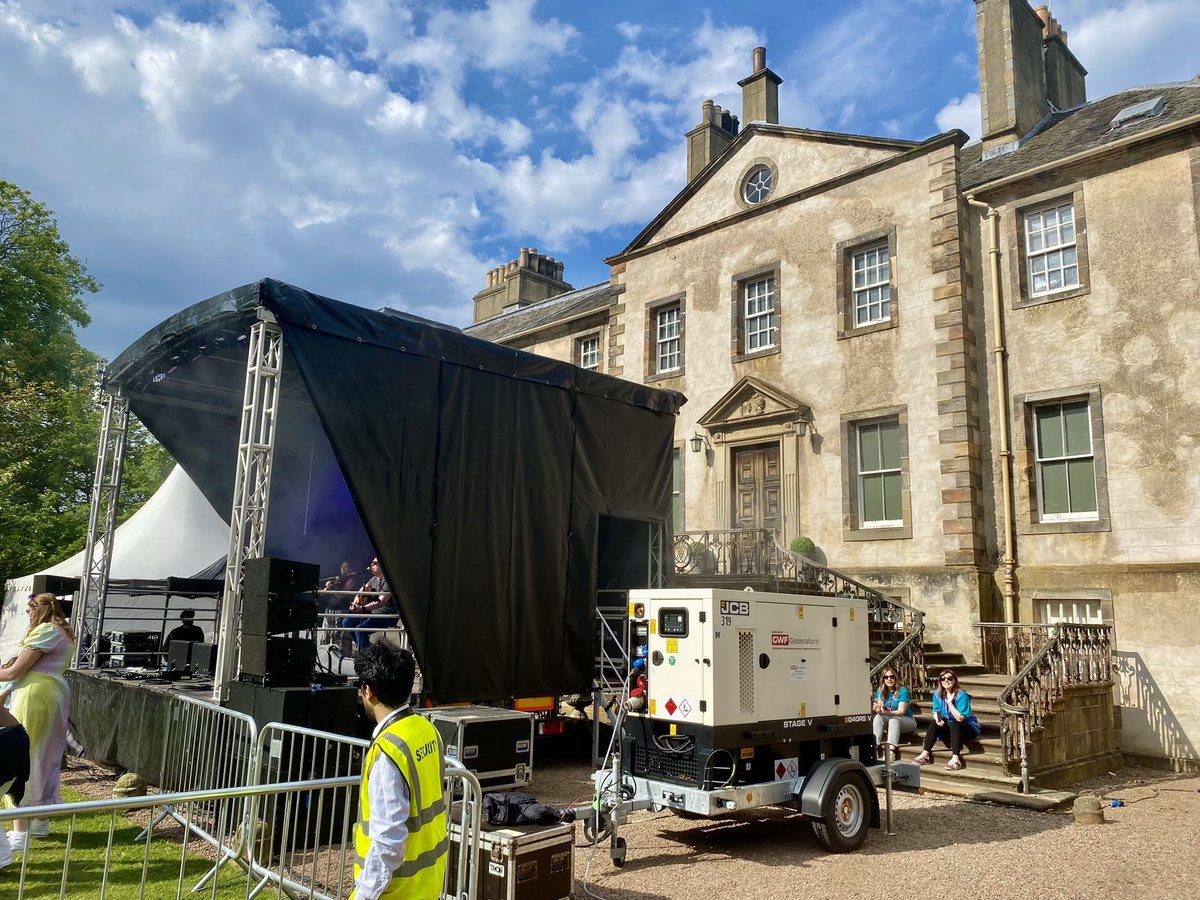 _Queenesque's tweet image. 🏴󠁧󠁢󠁳󠁣󠁴󠁿🏴󠁧󠁢󠁳󠁣󠁴󠁿🏴󠁧󠁢󠁳󠁣󠁴󠁿
Festhailes Festival. 11/5/23. Edinburgh.
Thank you so very much!
What a beautiful place.
What a great day!
We thank you all.
And we welcome Chris Grindrod on bass at his debut gig!
🏴󠁧󠁢󠁳󠁣󠁴󠁿🏴󠁧󠁢󠁳󠁣󠁴󠁿🏴󠁧󠁢󠁳󠁣󠁴󠁿
@OIQFC @N_T_S  #newhailes