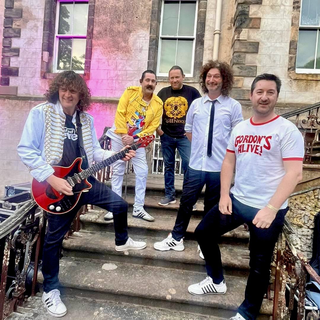 _Queenesque's tweet image. 🏴󠁧󠁢󠁳󠁣󠁴󠁿🏴󠁧󠁢󠁳󠁣󠁴󠁿🏴󠁧󠁢󠁳󠁣󠁴󠁿
Festhailes Festival. 11/5/23. Edinburgh.
Thank you so very much!
What a beautiful place.
What a great day!
We thank you all.
And we welcome Chris Grindrod on bass at his debut gig!
🏴󠁧󠁢󠁳󠁣󠁴󠁿🏴󠁧󠁢󠁳󠁣󠁴󠁿🏴󠁧󠁢󠁳󠁣󠁴󠁿
@OIQFC @N_T_S  #newhailes