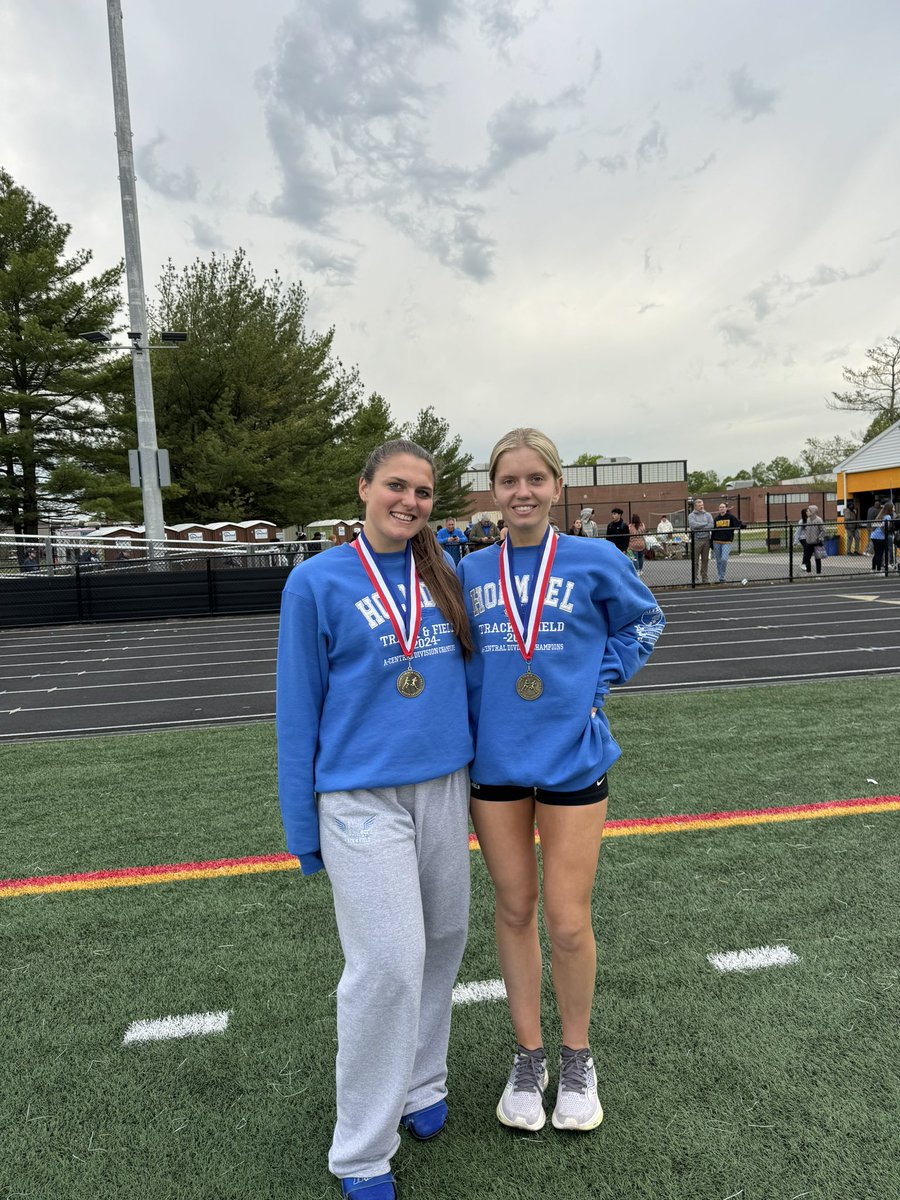 HHSCoachCole's tweet photo. Holmdel Track and Field had great success at Monmouth County Championships:
Girls take 2nd Overall! https://t.co/UOscXTWrkA