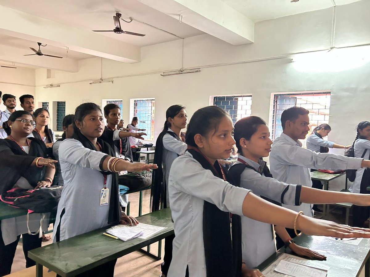 Voter awareness by NSS volunteers of Barbil college, Kionjhar, Odisha. #MeraPehlaVoteDeshKeLiye #ChunavKaParv #MeraYuvaBharat #DeshKaGarv #NssIndia #Vote4Sure #VoterAwareness