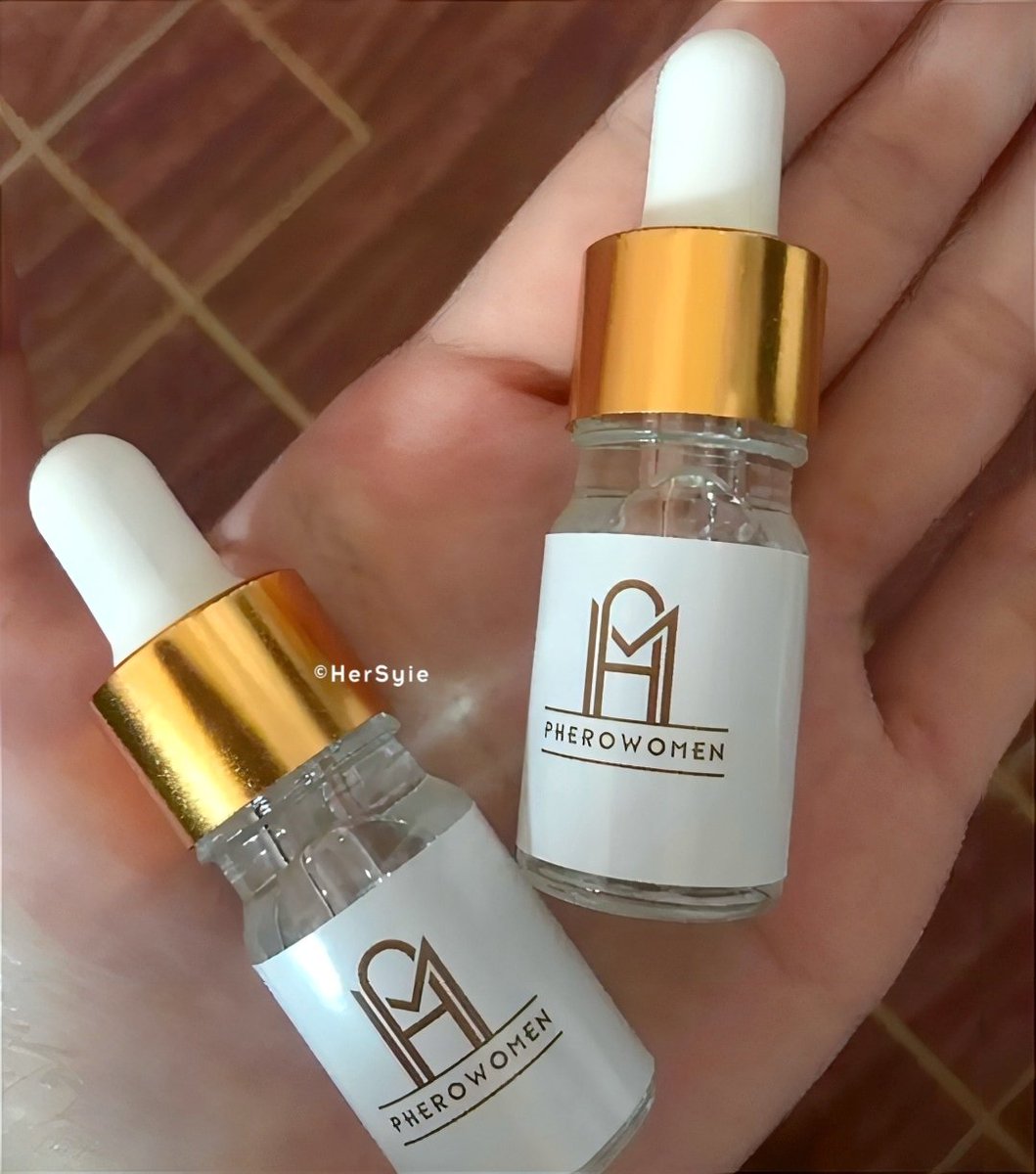 hersyieee's tweet photo. Suami tak bagi pakai perfume ni kat luar rumah aduhaii 😌 .. Yg dah cuba je tahu 🤭

Grab banyak² buat stok setahun .. Bau wanginya menusuk kalbu cinta hati .. Malas nak cite bnyak .. Boleh baca sendiri feedback² kat bag kuning tu 🤪 https://t.co/iT0CUV3gGW