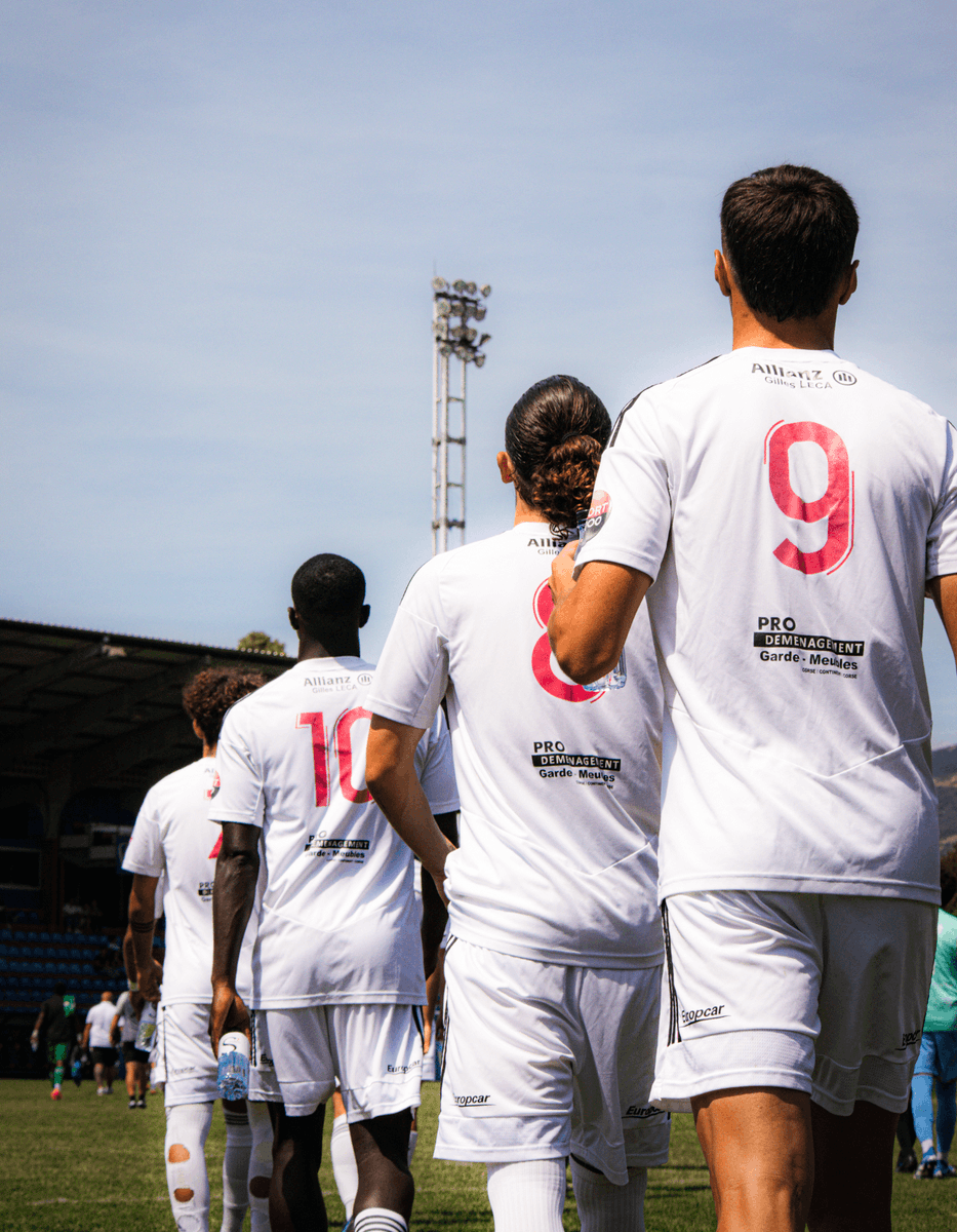 𝑮𝑯𝑱𝑼𝑽𝑬𝑵𝑻𝑼 𝑨𝑰𝑨𝑪𝑪𝑰𝑵𝑨 ⚽️ La fin de saison approche pour notre formation, l’occasion pour le club de féliciter l’ensemble des ses jeunes joueurs et de ses éducateurs pour le travail accompli. U ballo aiaccinu è corsu fermani riprisentati à u livellu naziunali è…