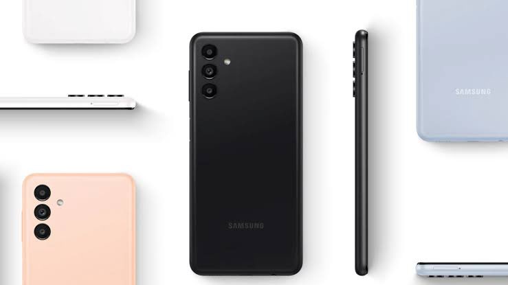 As a superstar having a #GalaxyASeries is very important because with a battery lifespan of up to 2 days you don’t have to worry about your device dying