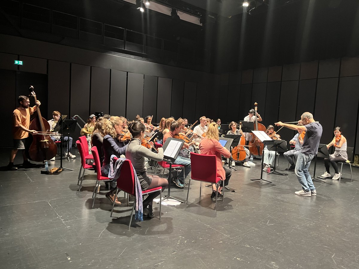 Royal College of Music Historical Performance Faculty musicians are in Salzburg collaborating with Mozarteum University students, rehearsing for tonight’s concert in the Solitär auditorium before their joint concert in College on Wednesday. Tickets here: rcm.ac.uk/events/details…