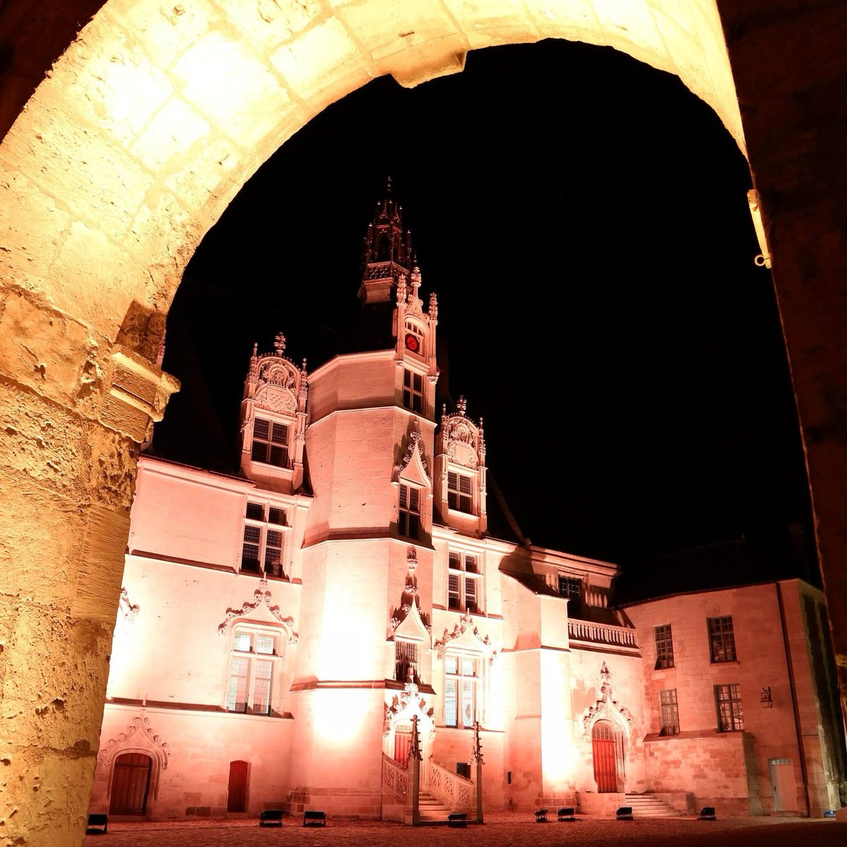 [Cette semaine au musée] #Nuitdesmusées2024 #AuMudo
Nocturne au musée ce samedi 18 mai de 20h à minuit pour vivre en famille, en solo ou entre amis, une expérience culturelle unique !
#museesdeshautsdefrance #saisonculturelle2024 #Beauvais #événement