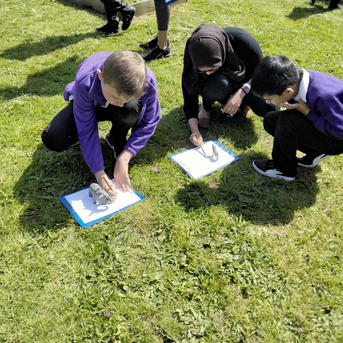 SRP Children enjoyed making shadow art at Forest School. They enjoyed trying the placement of the toy animal to get clear and define shadow. Fun and simple way to experiment and learn about light and shadow #science #forestschool #srp #shadow