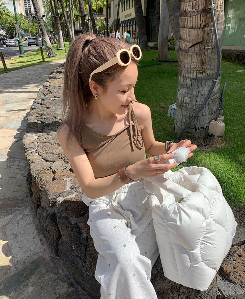 nugu_official's tweet photo. #Celume 新作オリジナルのスリーブレスが可愛すぎかも😭💕今流行りのワンショルだしク��ップド丈で1枚で着てもかわいい。。カラー迷う。。 https://t.co/PZrGKcdNWW