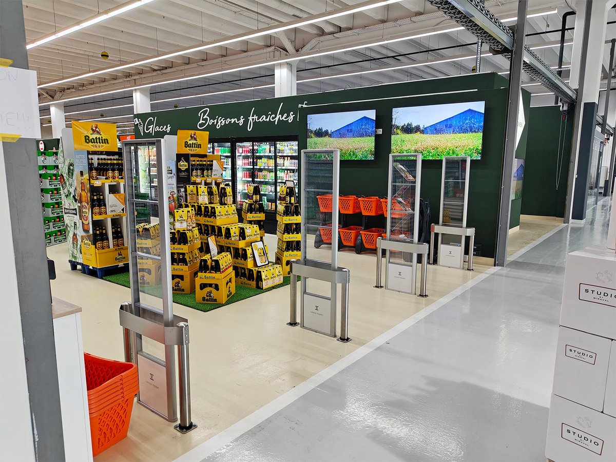 resatec's tweet image. Een beproefd recept: de Cross Point FORTUS antennes!

💪 Op aanraden van Jimmy Daher werden de antennes voorzien van een versterkt basisframe, waardoor het beter bestand is tegen botsingen met winkelkarretjes.