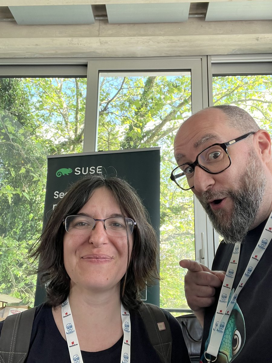 The one and only @CNCFAmbassadors and @Docker Captain @aurelievache She’s « only » on her 2nd conference and « only » the keynote of #devopsdaysgeneva 🤯 Hopefully, I got some chocolate rescue so she can stay awake 🤣 The big fan Corsair 🏴‍☠️