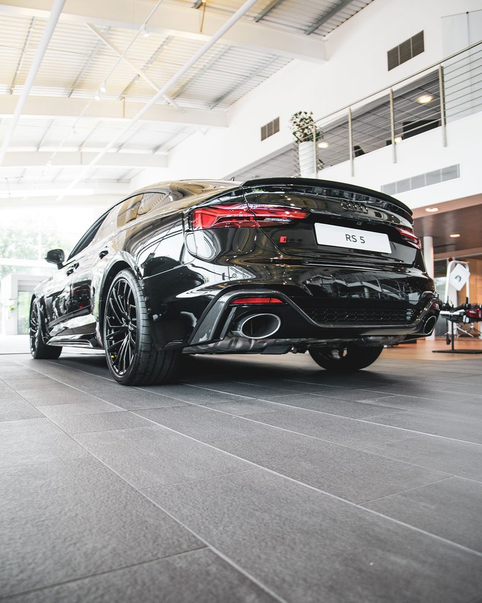 MonMotorsGroup's tweet photo. A striking front that exudes power, effortlessly flowing coupé lines and a dominantly wide stance - welcome to the RS 5 Coupé.

Available at Mon Motors Audi 🏁
📸 Cardiff Audi

Want to learn more? Drop us a message today!

#MonMotorsGroup #MonMotors #Audi #AudiRS #RS5 #RS https://t.co/dnNAoxvDiy