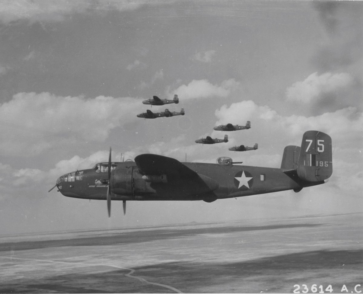 It is #MitchellMonday time and here is a flight of 12th Bomb Group, 83rd Bomb Squadron B-25Cs, over Tunisia in early 1944. Worth noting that a number of this group retain the RAF fin flash as these were the C/Mitchell IIs originally intended for the RAF. #avgeeks #aviation #ww2
