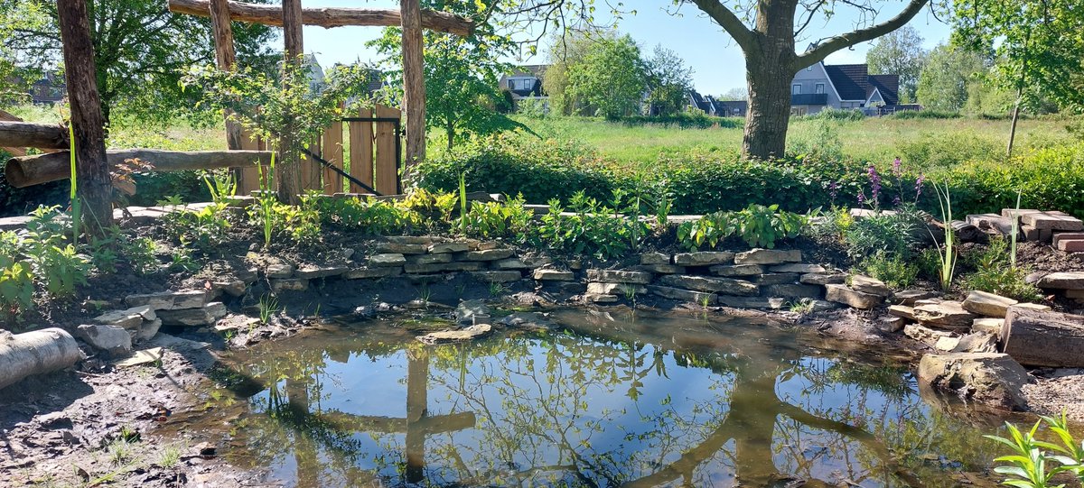 Hoe zorg je voor #verkoeling in je #tuin op een warme zomerdag en voor minder #wateroverlast bij hoosbuien? Volg de workshop 'Maak je tuin klimaatbestendig' op 15 mei bij NME-Centrum De Woudreus. Meer info en aanmelden: rb.gy/vuwx84
