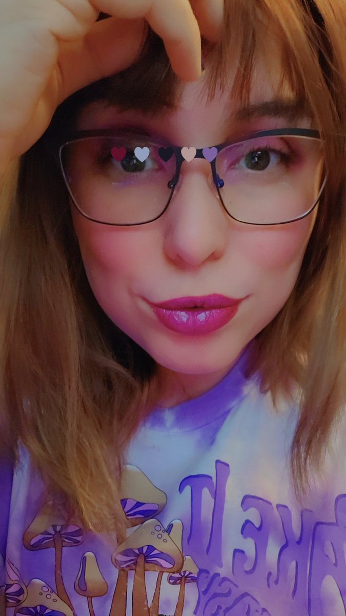 Encerio que boñito se siente regresar a los streams al full apesar de no streamiar varios días por Como estaba emocionalmente. GRACIAS a cada uno 🥺 me han hecho sentir a otro nivel.