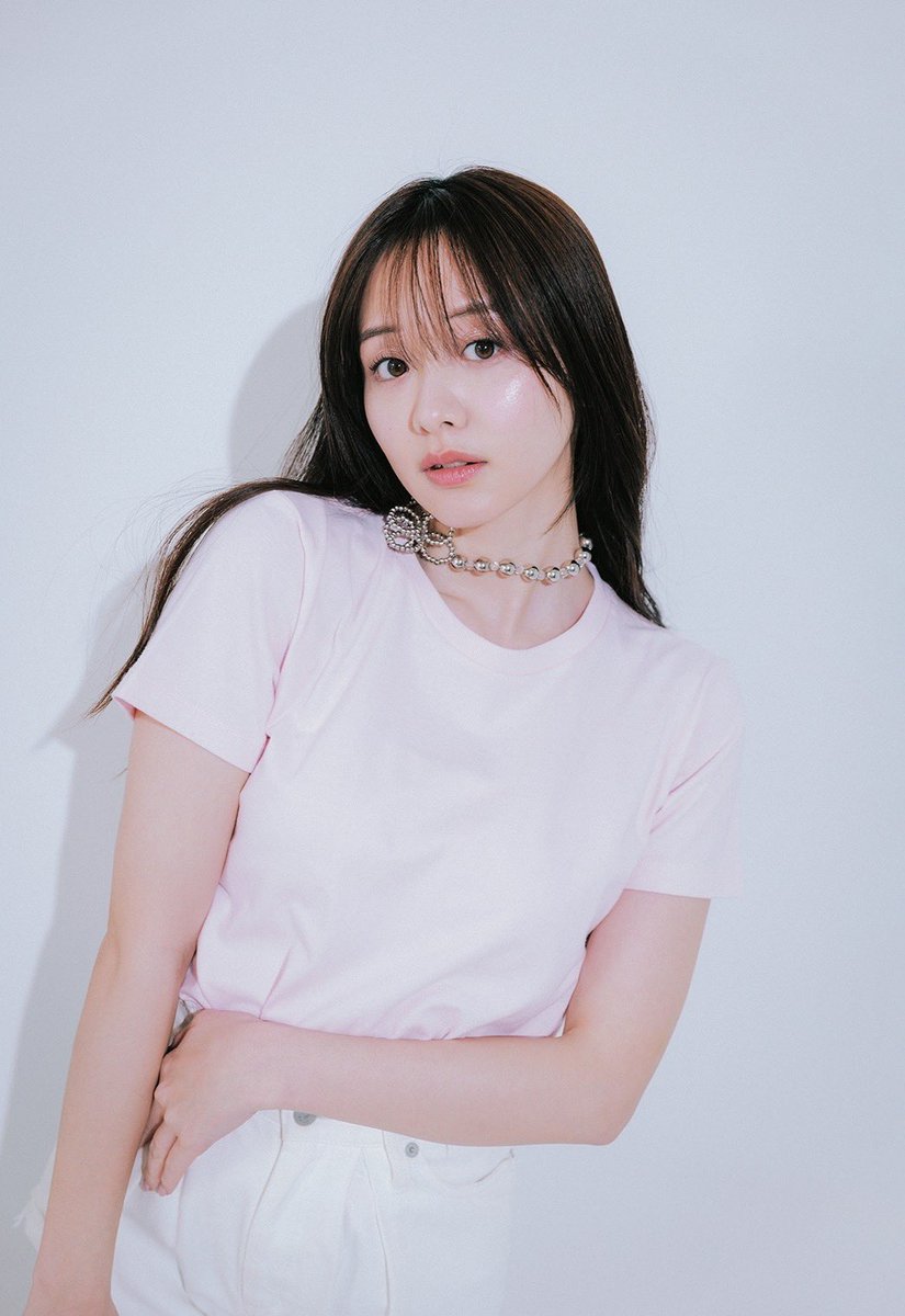 mori_kasumi_'s tweet photo. ar6月号、TシャツとUVの企画と
セルフメイクの企画で登場させていただいております🌟
是非ご覧になってみてください💟 https://t.co/kPlj14esXX
