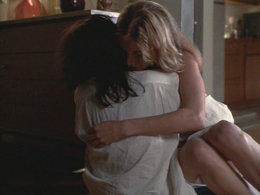 TheCinesthetic's tweet photo. gia (1998) dir. michael cristofer https://t.co/sUWajWZaLq