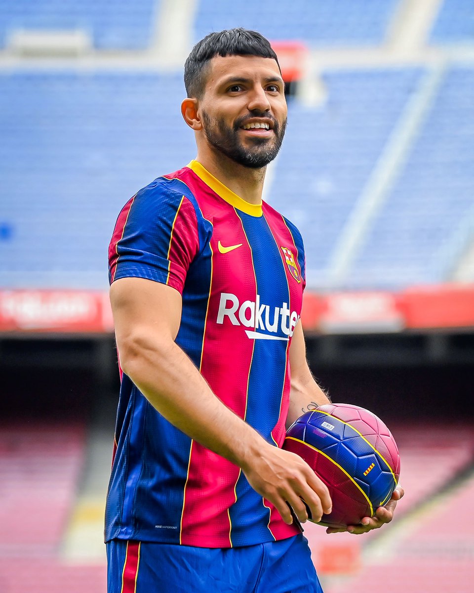 🗣️ Sergio Agüero: “At Man City, we used to arrive at least an hour and a half before training. At Barcelona it was like 30 minutes before. “I figured, ‘I will be there an hour before to see if I can go to the gym’. But no, even the lights were off. It was very different.”