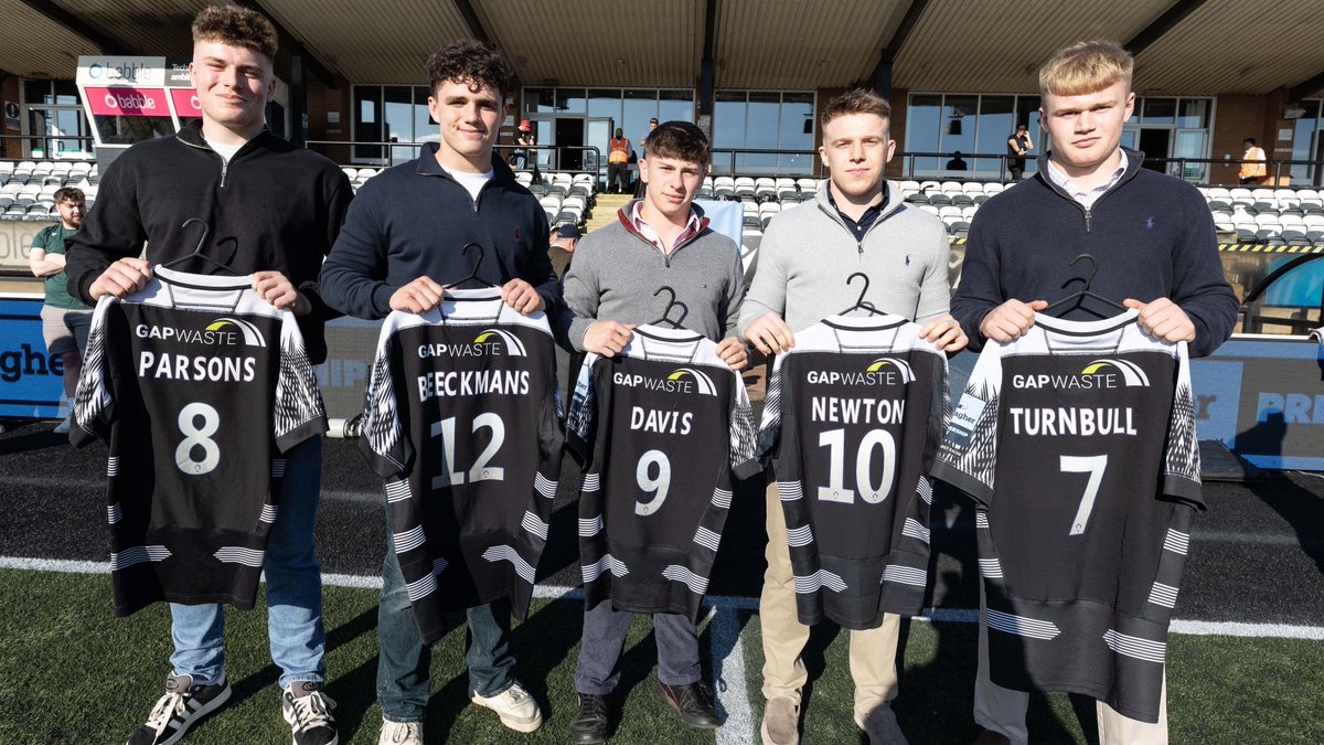 𝙎𝙀𝙉𝙄𝙊𝙍 𝘼𝘾𝘼𝘿𝙀𝙈𝙔 𝙄𝙉𝙏𝘼𝙆𝙀 Newcastle Falcons have announced an exciting senior academy intake for 2024-25, with five talented local players joining the group. Centre Rhys Beeckmans, scrum-half Joe Davis, fly-half Junior Newton, back-rower Reuben Parsons and fellow