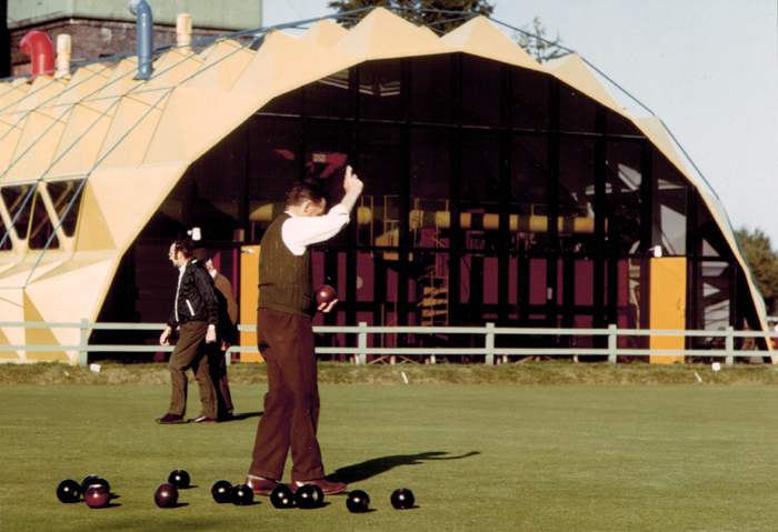 The Wolverton Sports Club 'Pineapple' pavilion. Designed by Swiss architect Pierre Botschi in 1972, the experimental GRP structure wasn't popular with the club and was replaced in 1980. Apparently sold to a chicken farm near Yeovil, Somerset, does it still exist? X sleuths: Go!