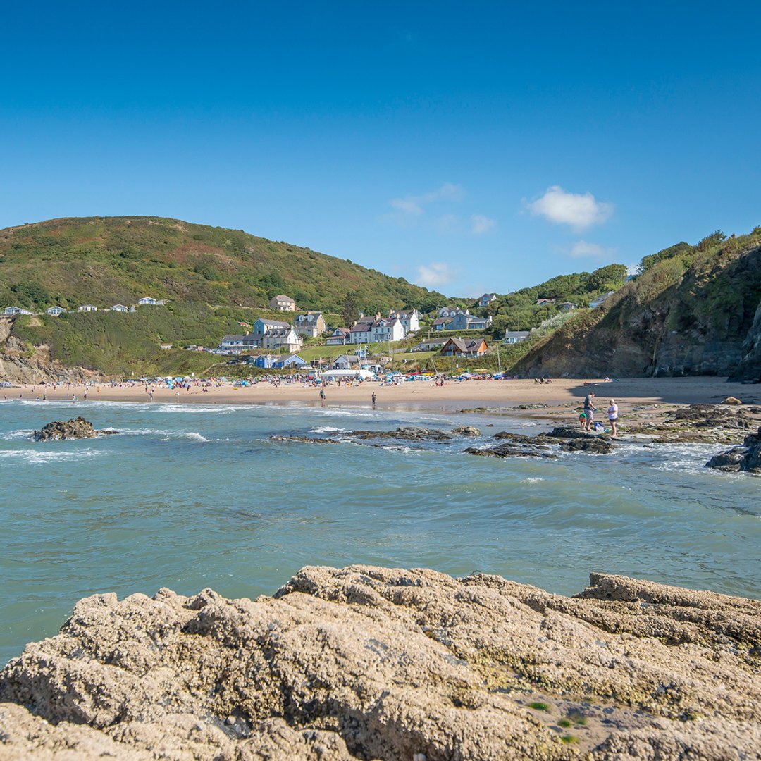 What does your dream #BeachDay look like? 🏖️⁠
⁠
Pembrokeshire has lots of excellent beaches but DYK there are great beaches across the border in Ceredigion & Carmarthenshire too?

📌 Tresaith
⁠
#visitpembrokeshire #visitwales #coastalcottages #beach #summer #seaview